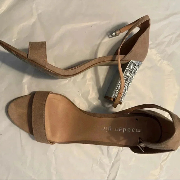 Madden Girl Banoinn Heeled Sandal Size 9 - Picture 4 of 8